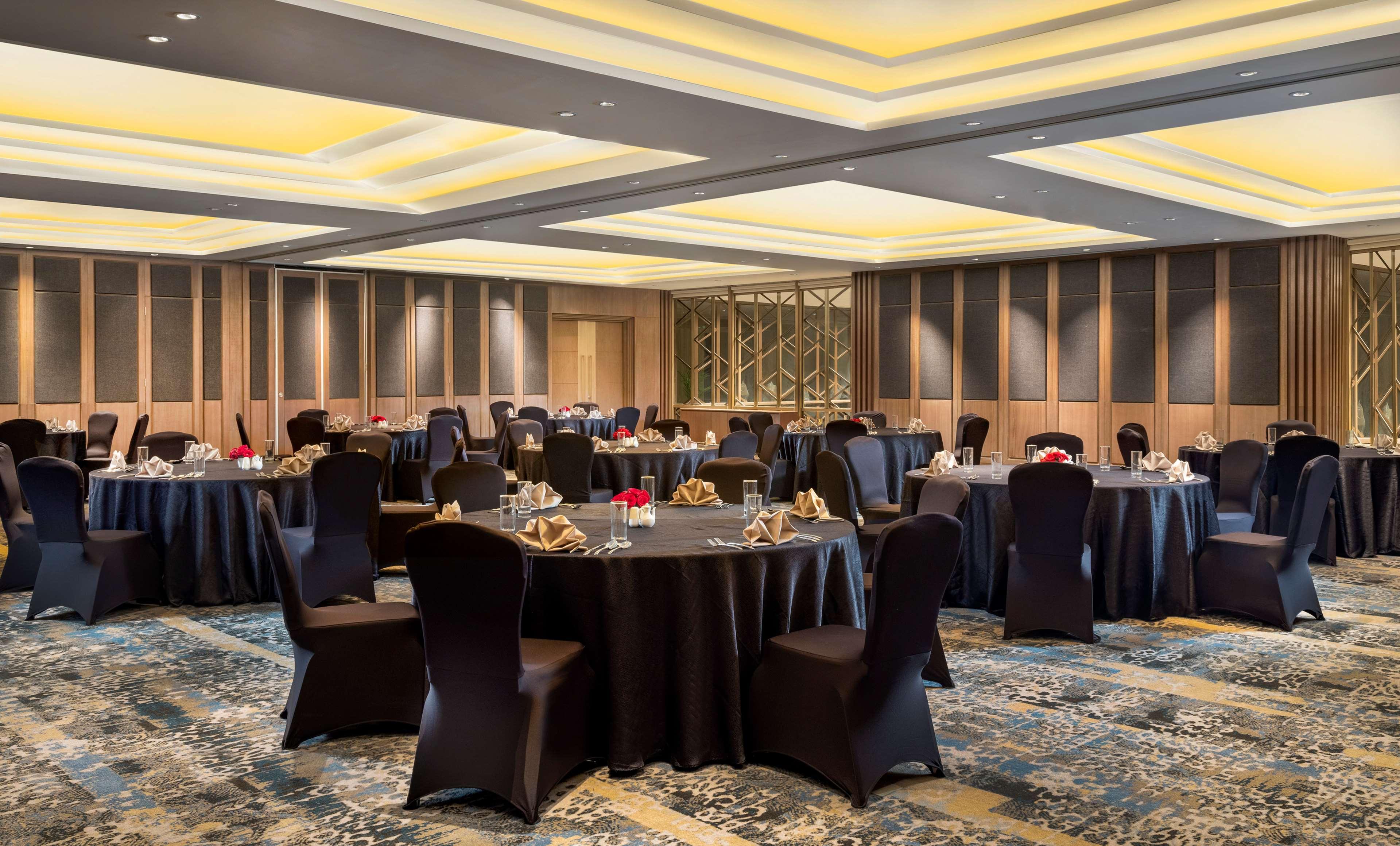 Doubletree By Hilton Surabaya Hotell Eksteriør bilde