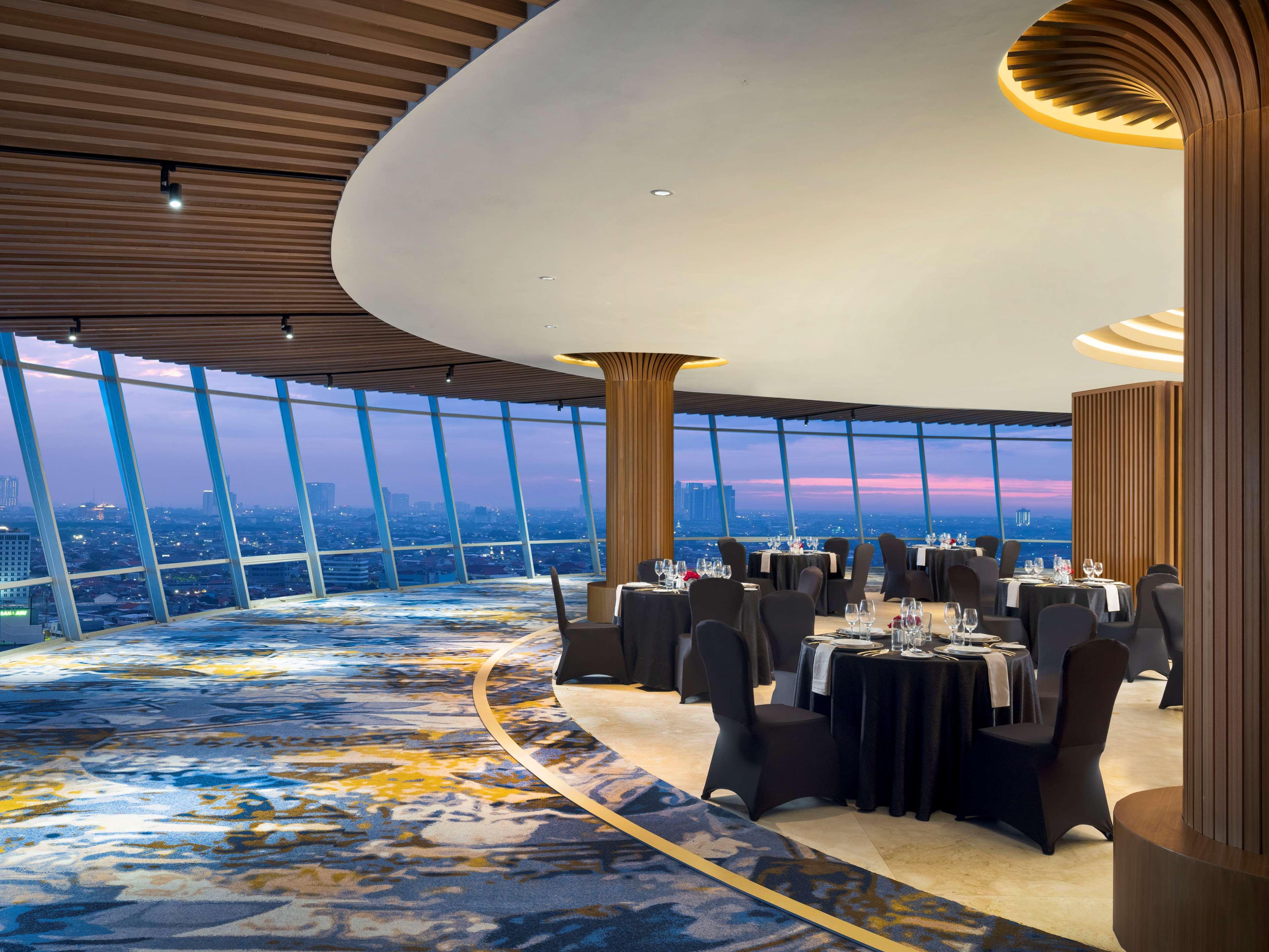 Doubletree By Hilton Surabaya Hotell Eksteriør bilde